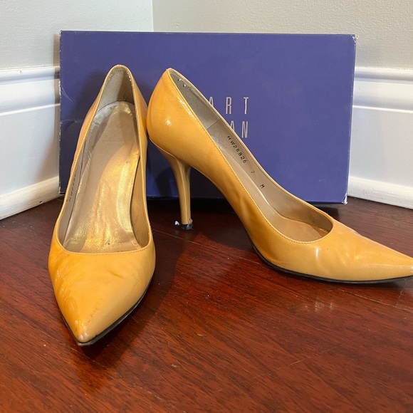 Stuart Weitzman tan patent leather heels - Picture 7 of 8